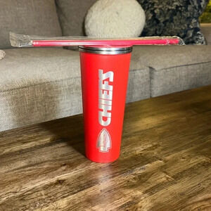 (NWT) NFL Kansas City Chiefs 18oz New
Skinny Tumbler Drinking Cup w Lid & Straw